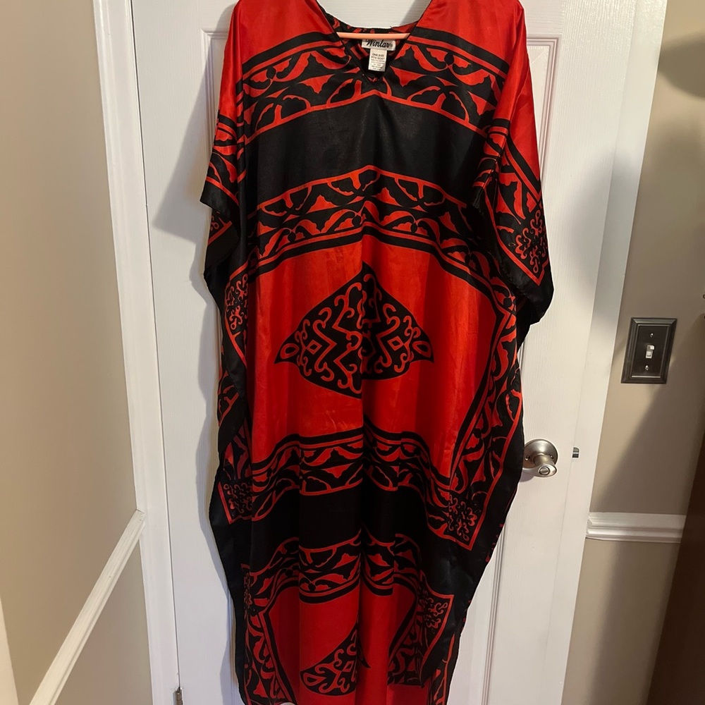 Chic Red and Black Kaftan